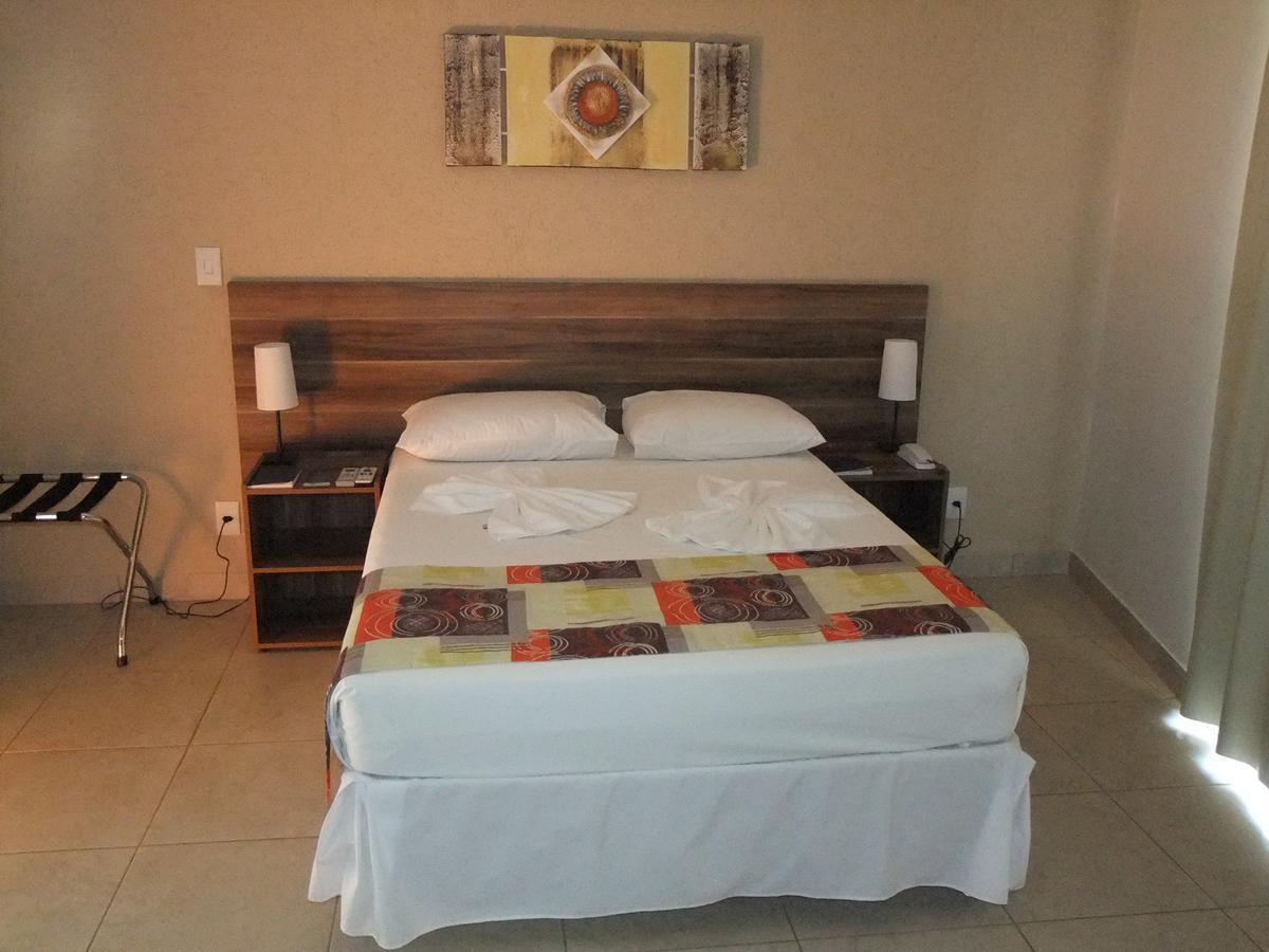 Beira Lago Palace Hotel Morrinhos  Экстерьер фото