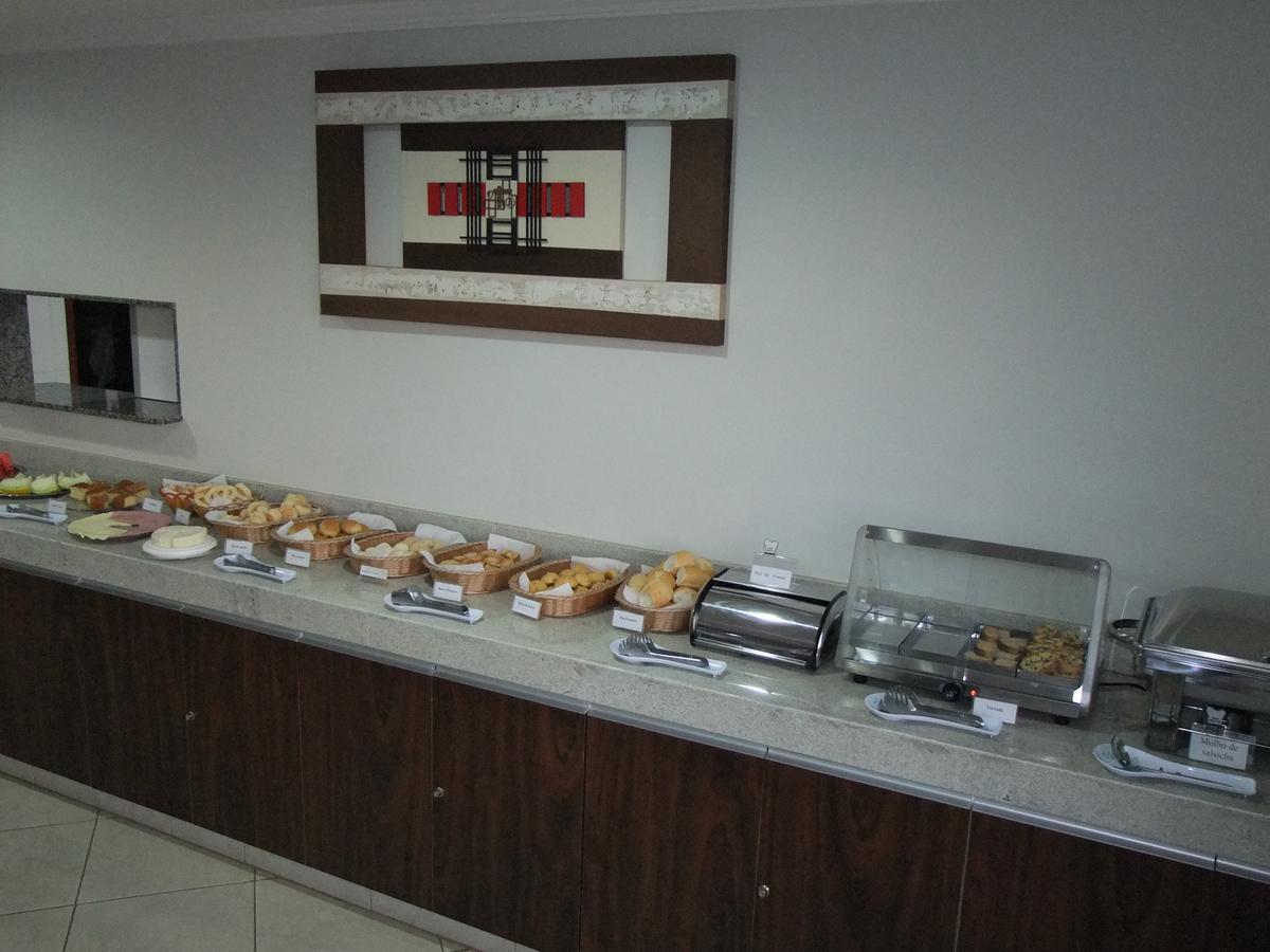 Beira Lago Palace Hotel Morrinhos  Экстерьер фото
