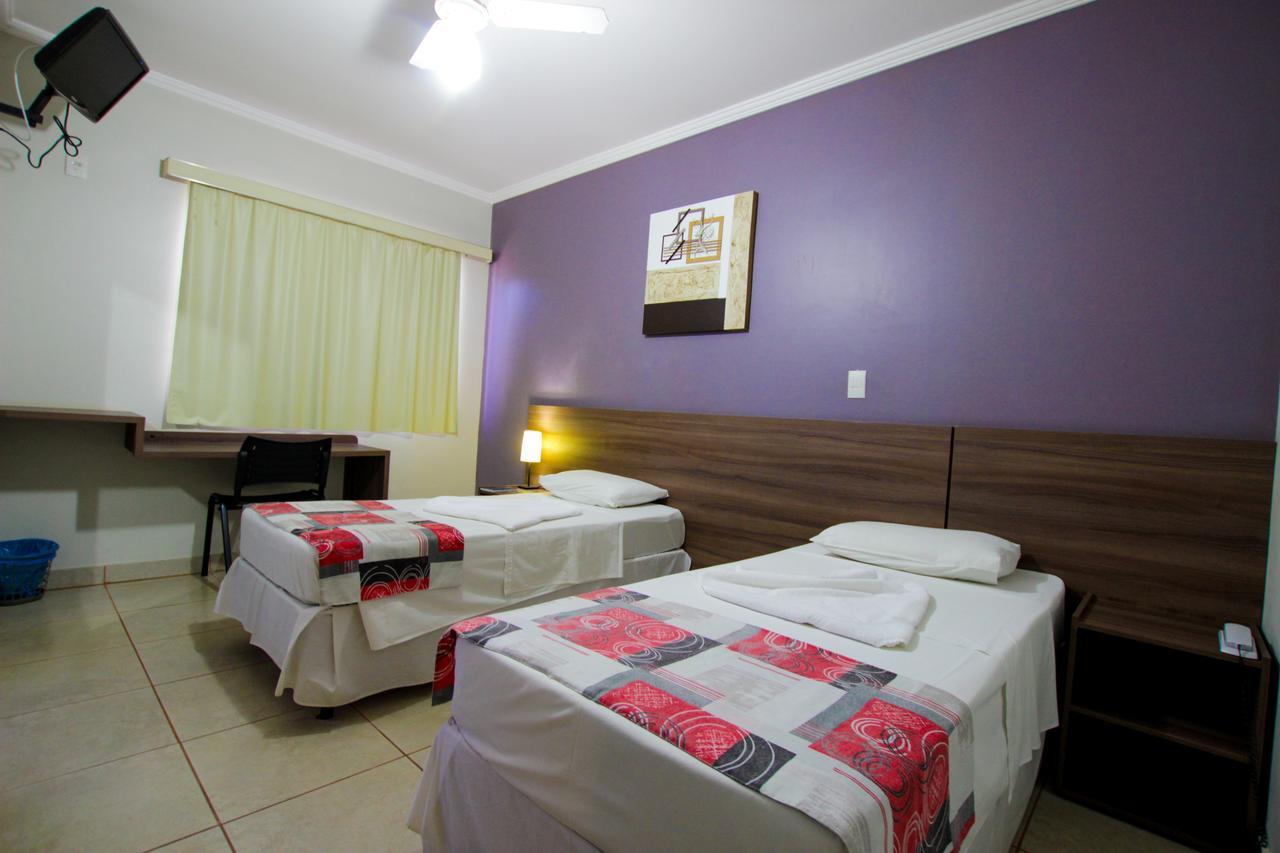 Beira Lago Palace Hotel Morrinhos  Экстерьер фото